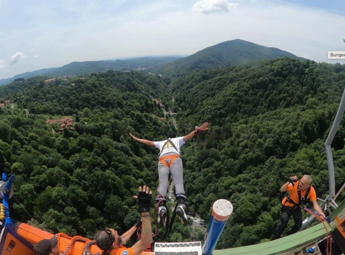 Biwild Bungee Jumping Dal Ponte Colossus